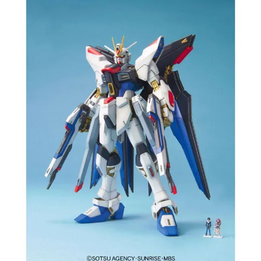 Gundam Master Grade Plastic Model Kit 1/100 Strike Freedom Gundam